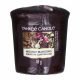  Lumânare tradițională cu parafină Moonlit Blossoms Yankee Candle 1 buc.